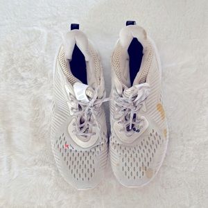 Adidas Alpha Bounce Running Shoes | size 8 | white